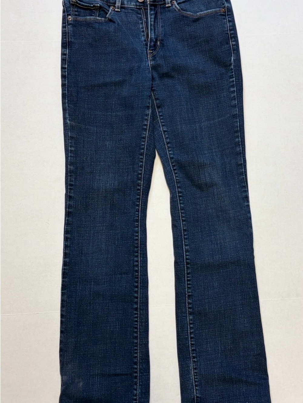 Levi’s Women’s Size 4 Classic Bootcut Jeans Dark Wash Denim Stretch Blue